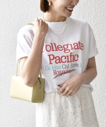 【SHIPS any別注】Collegiate Pacific:〈洗濯機可能〉V ガゼット プリント & 刺繍 Tシャツ 25SS