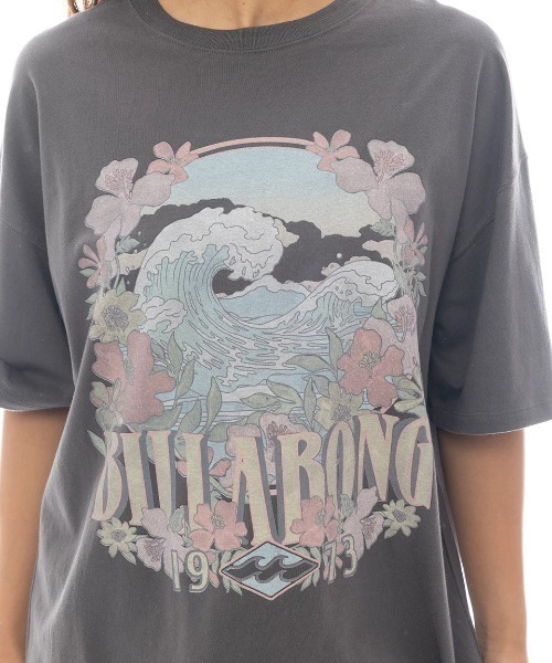 BILLABONG（ビラボン）の「BILLABONG レディース GRAPHIC PRINT LOOSE TEE Tシャツ 【2025年春夏モデル】/ビラボンフロントグラフィッククルーネック半袖Tシャツ（Tシャツ/カットソー・レディース・オレンジ系その他/ホワイト/オフホワイト/ライトパープル・MEDIUM）」の13枚目の写真
