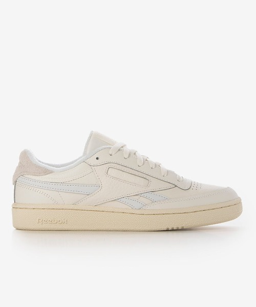 Reebok（リーボック）の「クラブシー リベンジ / CLUB C REVENGE（スニーカー・メンズ・アイボリー/ホワイト・27.5cm/28.0cm/28.5cm/29.0cm/30.0cm/22.5cm/23.0cm/23.5cm/24.5cm/24.0cm/25.0cm/25.5cm/26.0cm/26.5cm/27.0cm）」の2枚目の写真