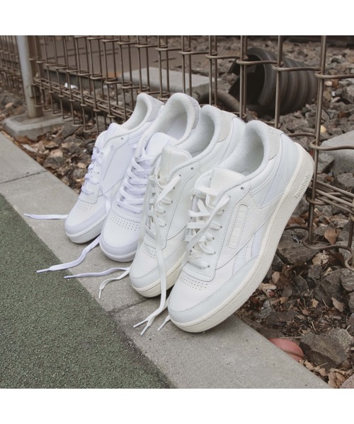 Reebok（リーボック）の「クラブシー リベンジ / CLUB C REVENGE（スニーカー・メンズ・アイボリー/ホワイト・27.5cm/28.0cm/28.5cm/29.0cm/30.0cm/22.5cm/23.0cm/23.5cm/24.5cm/24.0cm/25.0cm/25.5cm/26.0cm/26.5cm/27.0cm）」の5枚目の写真