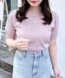 クルーネックハート刺繍ニット