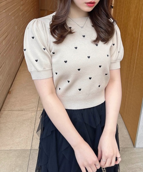 INGNI(イング)の「クルーネックハート刺繍ニット(ニット/セーター・レディース・ホワイト×ブラック/ブラック×ホワイト/ベージュ系2/ピンク系2・M)」の18枚目の写真