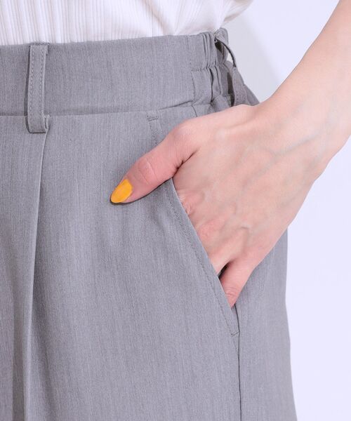 DRESKIP（ドレスキップ）の「【S-LL/ひんやり】大人のきれいめスタイルに センタープレスワイドパンツ（その他パンツ・レディース・ブラック/ライトベージュ/グレー・01/02/03/04）」の8枚目の写真