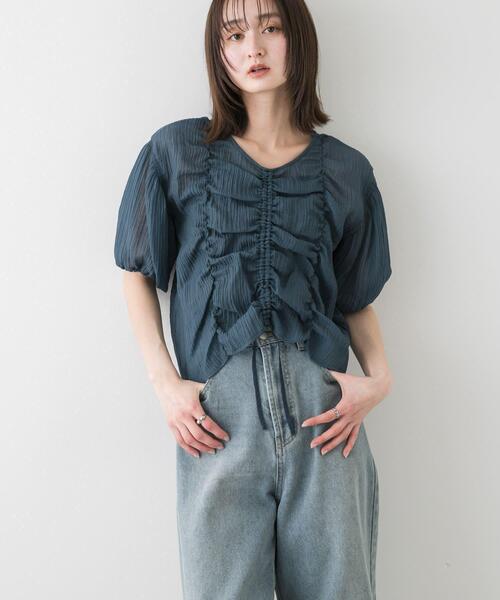 SENSE OF PLACE by URBAN RESEARCH(センスオブプレイスバイアーバンリサーチ)の「シャーリングブラウス(5分袖)(シャツ/ブラウス・レディース・オフホワイト/グリーン/ブラック・ONE)」の4枚目の写真