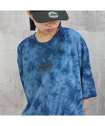BASIS（ベイシス）の「タイダイ染め 総柄  ユニセックス フロントロゴ Tシャツ（Tシャツ/カットソー）」