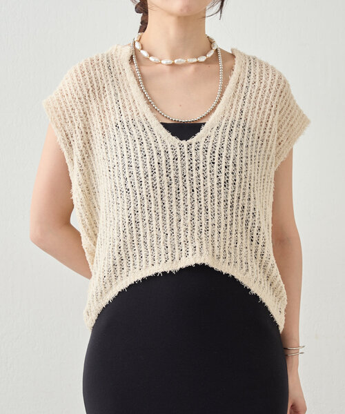 SHENERY(シーナリー)の「【2サイズ展開】透かし編みVネックニットベスト(ベスト・レディース・グレー系その他/アイボリー/ブラック・36/38)」の2枚目の写真