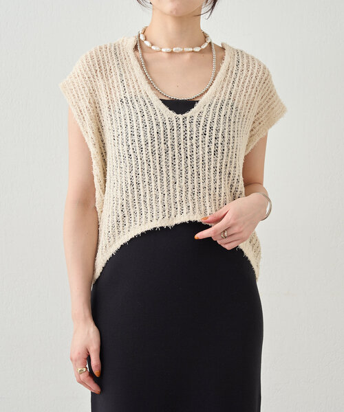 SHENERY(シーナリー)の「【2サイズ展開】透かし編みVネックニットベスト(ベスト・レディース・グレー系その他/アイボリー/ブラック・36/38)」の15枚目の写真