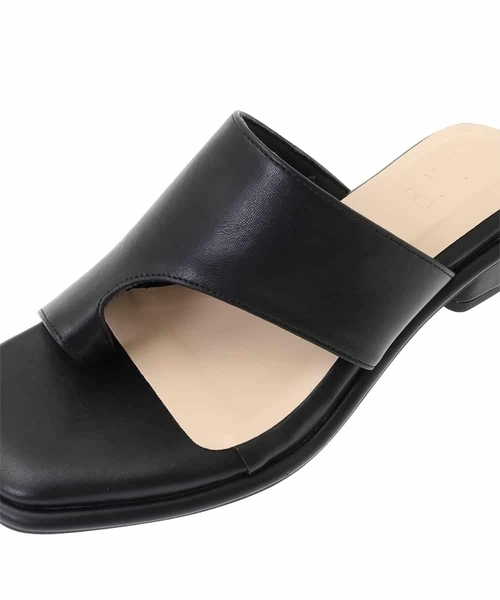 a.v.v（アーヴェヴェ）の「トングサンダル（サンダル・レディース・アイボリー/ブラック・24.5/23.5/22.5）」の17枚目の写真