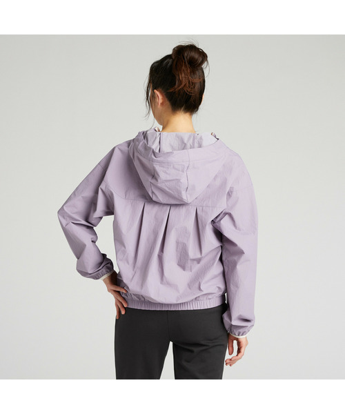 PUMA（プーマ）の「PUMA プーマ ウィメンズ ESS エレベーテッド SE ウーブン ジャケット（ブルゾン・レディース・ホワイト/ライトブルー/パープル・X-LARGE/LARGE/SMALL/MEDIUM）」の4枚目の写真