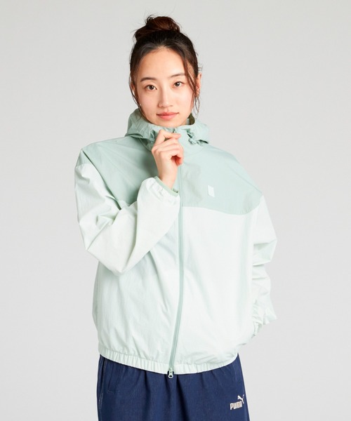 PUMA（プーマ）の「PUMA プーマ ウィメンズ ESS エレベーテッド SE ウーブン ジャケット（ブルゾン・レディース・ホワイト/ライトブルー/パープル・X-LARGE/LARGE/SMALL/MEDIUM）」の3枚目の写真