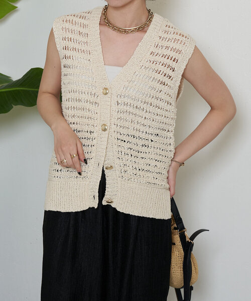 Jena espace merveilleux（ジェナ　エスパスメルヴェイユ）の「テープヤーンベスト（カーディガン/ボレロ・レディース・グレー/ベージュ・FREE）」の2枚目の写真