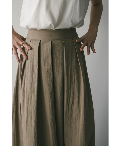 STYLEMIXER(スタイルミキサー)の「タックフレアスカート(スカート・レディース・ベージュ/サックスブルー/ブラック・SMALL/MEDIUM)」の11枚目の写真