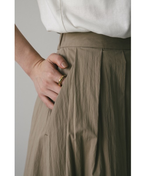 STYLEMIXER(スタイルミキサー)の「タックフレアスカート(スカート・レディース・ベージュ/サックスブルー/ブラック・SMALL/MEDIUM)」の10枚目の写真