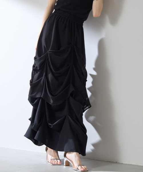 &. NOSTALGIA（アンドドットノスタルジア）の「【ZOZO限定】変形ドロストシャーリングスカート（スカート・レディース・ブラック/ホワイト・M）」の3枚目の写真