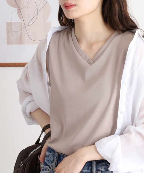 atONE(アットワン)の「Vネックノースリーブトップス(Tシャツ/カットソー・レディース・グレイッシュベージュ/ブラック/オフホワイト・L/LL/4L/3L/M)」の14枚目の写真
