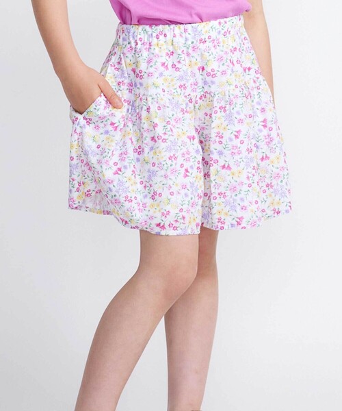 BeBe（ベベ）の「【お揃い】シャンドゥフルールプリントローンキュロットパンツ(90~150cm)（その他パンツ・キッズ・イエロー系その他/ピンク系その他・140cm/110cm/130cm/120cm/150cm）」の2枚目の写真