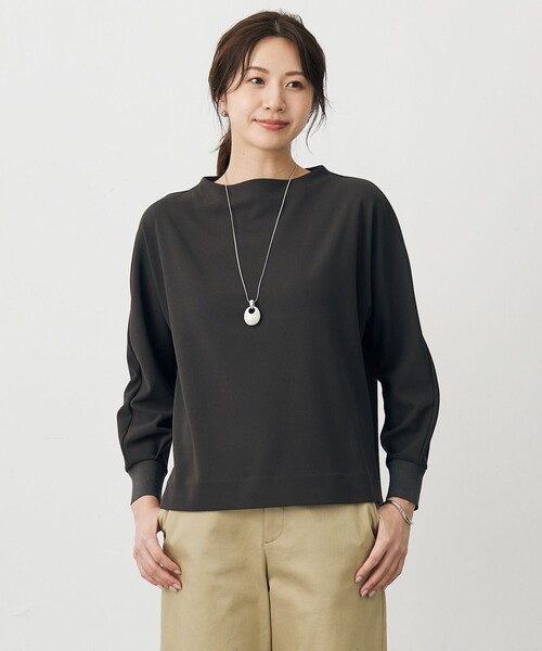 J.PRESS（ジェイプレス）の「ジョーゼットダンボール ボトルネック カットソー（Tシャツ/カットソー・レディース・パープル系/ライトグレー系/グレー系・F）」の2枚目の写真