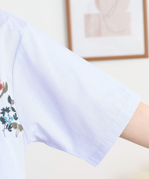 Emago(イマゴ)の「EMAGO 花刺繍ストライプシャツ(シャツ/ブラウス・レディース・ブルー/グレー・FREE)」の12枚目の写真