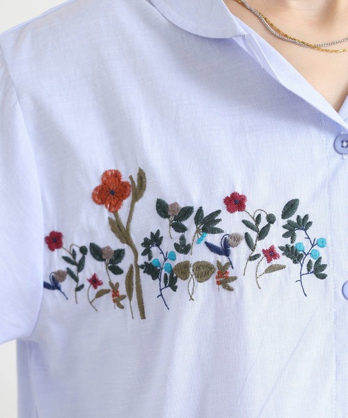Emago(イマゴ)の「EMAGO 花刺繍ストライプシャツ(シャツ/ブラウス・レディース・ブルー/グレー・FREE)」の11枚目の写真