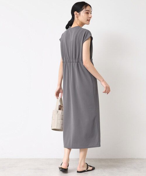Dessin(デッサン)の「【洗える】カットジョーゼットリラクシーワンピース(ワンピース・レディース・ダークブラウン/チャコールグレー/ブラック・01/02)」の6枚目の写真