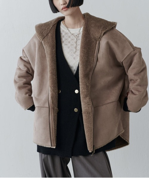 Lui's（ルイス）の「フェイクムートンコクーンフードコート（ムートン