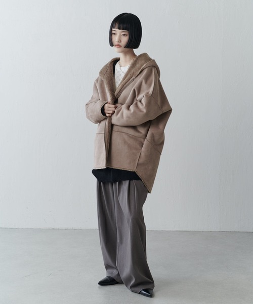 Lui's（ルイス）の「フェイクムートンコクーンフードコート（ムートンコート・レディース・モカ/チャコールグレー/ホワイト・FREE）」の9枚目の写真