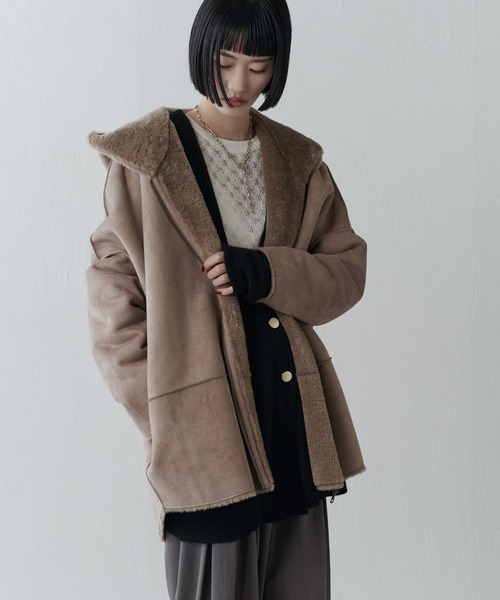 Lui's（ルイス）の「フェイクムートンコクーンフードコート（ムートンコート・レディース・モカ/チャコールグレー/ホワイト・FREE）」の5枚目の写真