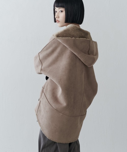 Lui's（ルイス）の「フェイクムートンコクーンフードコート（ムートンコート・レディース・モカ/チャコールグレー/ホワイト・FREE）」の7枚目の写真