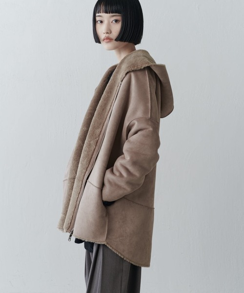 Lui's（ルイス）の「フェイクムートンコクーンフードコート（ムートンコート・レディース・モカ/チャコールグレー/ホワイト・FREE）」の8枚目の写真