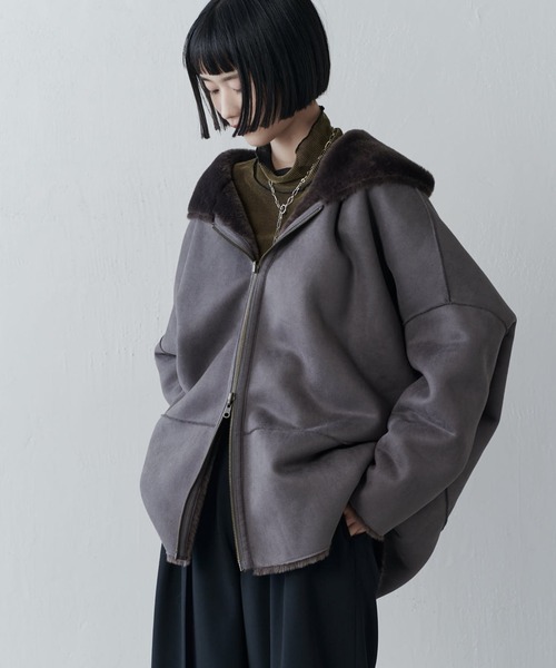 Lui's（ルイス）の「フェイクムートンコクーンフードコート（ムートンコート・レディース・モカ/チャコールグレー/ホワイト・FREE）」の22枚目の写真
