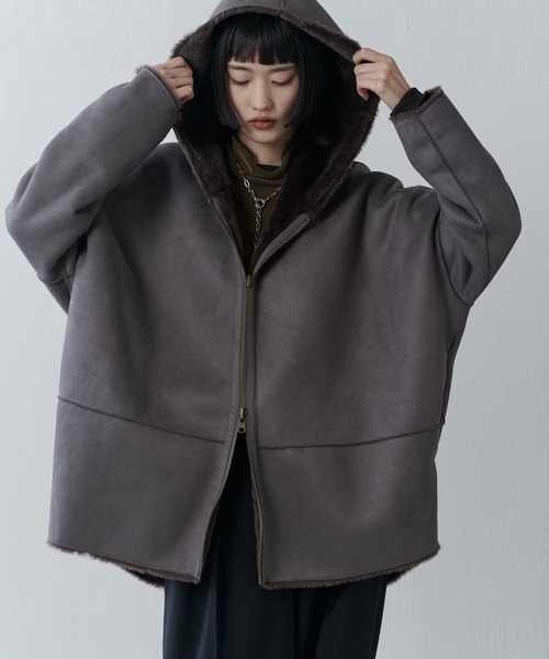 Lui's（ルイス）の「フェイクムートンコクーンフードコート（ムートンコート・レディース・モカ/チャコールグレー/ホワイト・FREE）」の19枚目の写真