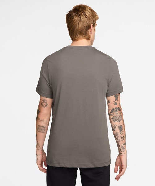 NIKE（ナイキ）の「ナイキ  NSW 6MO フューチュラ S/S  NIKE（Tシャツ/カットソー・メンズ・チャコールグレー/ホワイト/ブラック・S/M/L/LL/3L）」の12枚目の写真