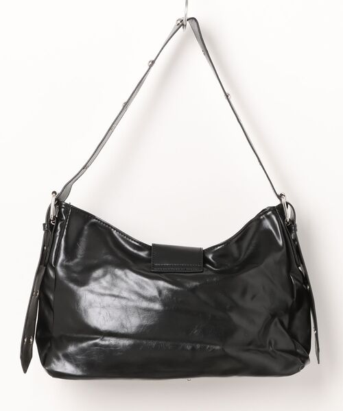 Chikashitsu +（チカシツプラス）の「【Chikashitsu +】buckle zipper studs bag / 【チカシツプラス】バックルジッパースタッズショルダーバッグ（ショルダーバッグ・メンズ・ブラック・ONE SIZE）」の2枚目の写真