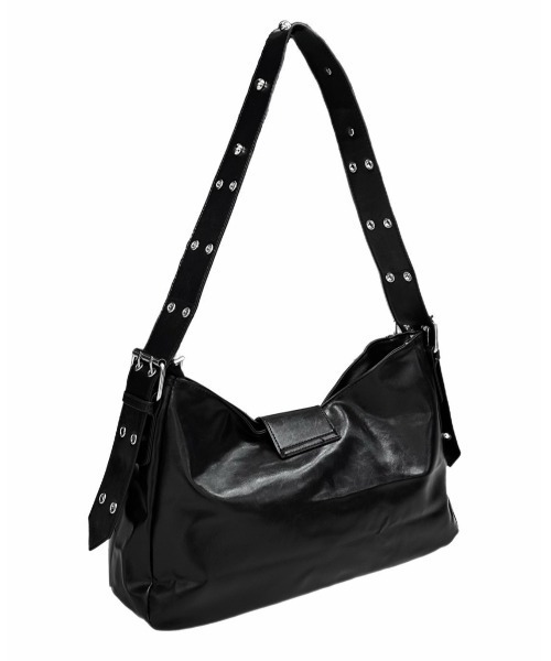 Chikashitsu +(チカシツプラス)の「【Chikashitsu +】buckle zipper studs bag / 【チカシツプラス】バックルジッパースタッズショルダーバッグ(ショルダーバッグ・メンズ・ブラック・ONE SIZE)」の21枚目の写真