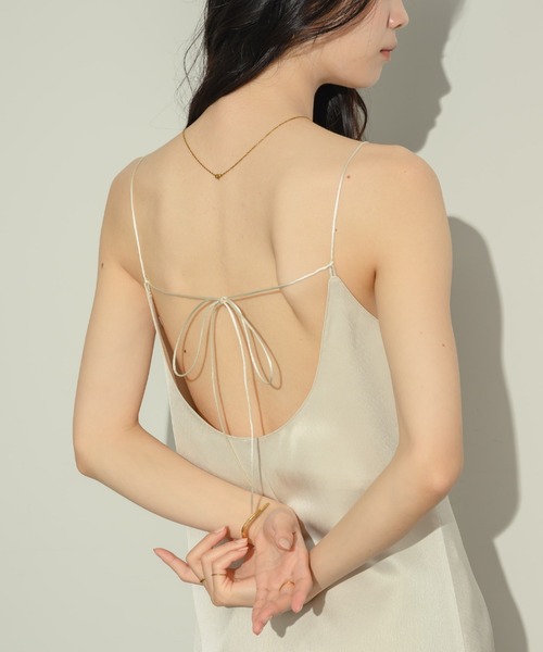 NEUNA（ヌナ）の「サテンバックシャンキャミワンピース（ワンピース・レディース・アイボリー/ブラック・FREE/SMALL）」の18枚目の写真
