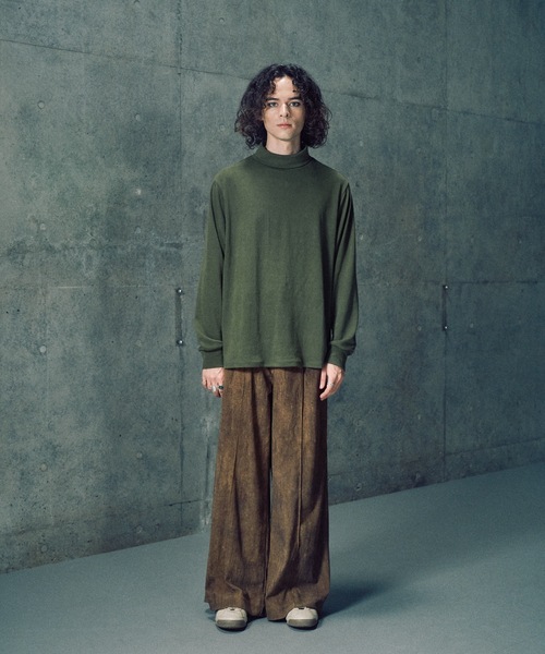 CASPER JOHN（キャスパージョン）の「Super stretch turtleneck cutsew / スーパーストレッチタートルネックカットソー（Tシャツ/カットソー・メンズ・マスタード/カーキ/ブラック/ブルー/チャコールグレー/レッド/ブラウン/ホワイト・X-SMALL/LARGE/MEDIUM/SMALL）」の20枚目の写真