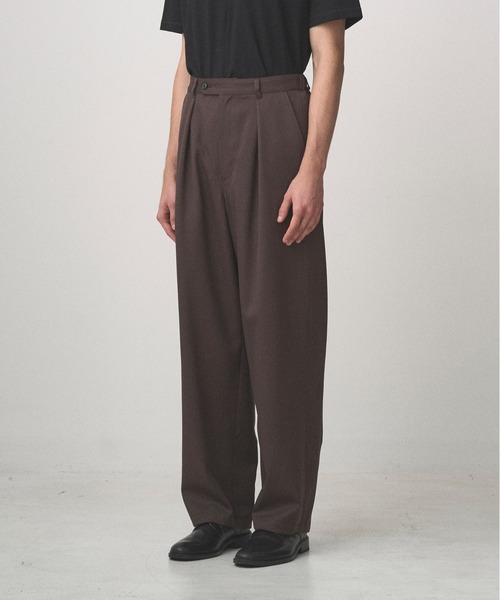Juha（ユハ）の「BALLOON DRAPE PANTS（スラックス・メンズ・ブラック/ネイビー/ブラウン・2/3/4）」の2枚目の写真