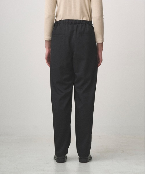 Juha（ユハ）の「BALLOON DRAPE PANTS（スラックス・メンズ・ブラック/ネイビー/ブラウン・2/3/4）」の5枚目の写真