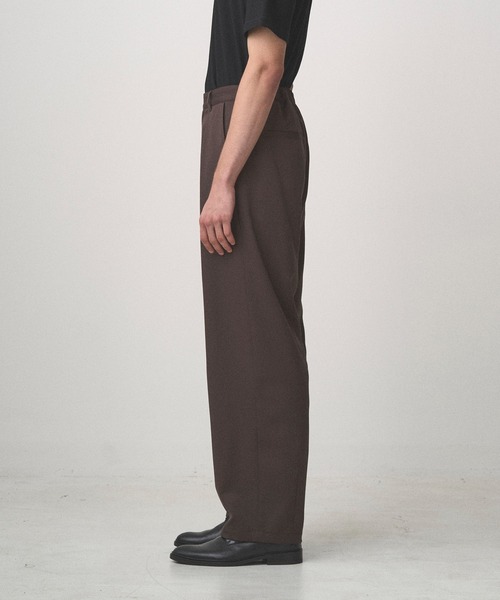 Juha（ユハ）の「BALLOON DRAPE PANTS（スラックス・メンズ・ブラック/ネイビー/ブラウン・2/3/4）」の6枚目の写真