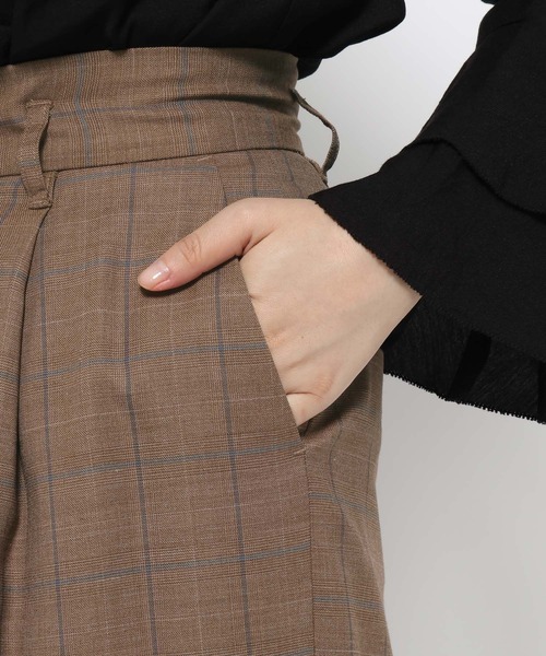 mysty woman（ミスティウーマン）の「タックストレートパンツ 582106（スラックス・レディース・モカ/ネイビー/ベージュ系その他・MEDIUM/SMALL）」の19枚目の写真