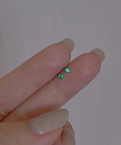yu-ka(ユーカ)の「YU-KA:ビジュースタッドミニピアス bijou stud mini pierce(ピアス(両耳用)・レディース・シルバー/ブルー/グリーン/ピンク/パープル・FREE)」の2枚目の写真