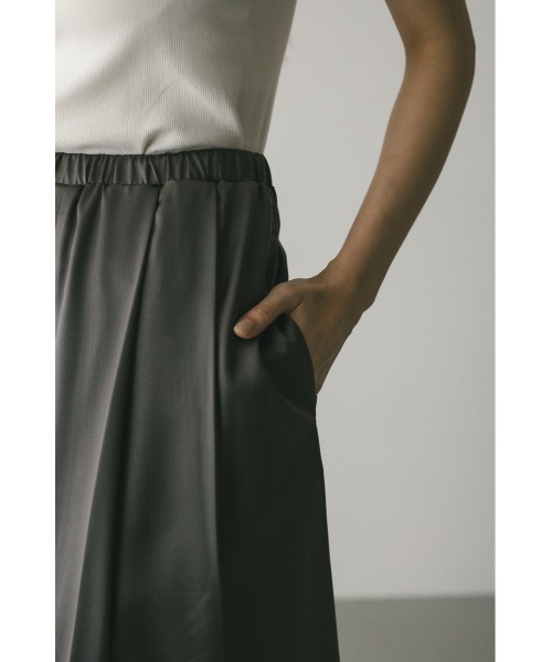 STYLEMIXER(スタイルミキサー)の「サテンワイドフォルムパンツ(スラックス・レディース・チャコールグレー/アイボリー/カーキ・SMALL/MEDIUM)」の20枚目の写真