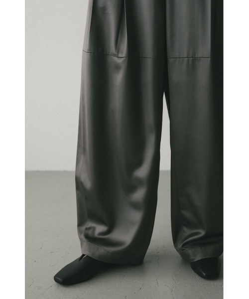 STYLEMIXER(スタイルミキサー)の「サテンワイドフォルムパンツ(スラックス・レディース・チャコールグレー/アイボリー/カーキ・SMALL/MEDIUM)」の21枚目の写真