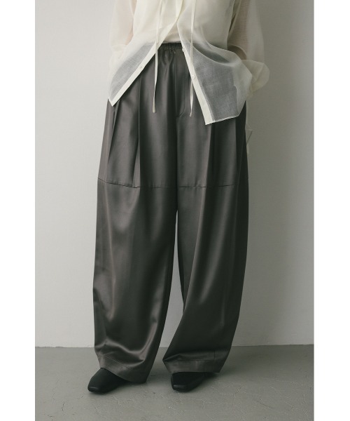 STYLEMIXER(スタイルミキサー)の「サテンワイドフォルムパンツ(スラックス・レディース・チャコールグレー/アイボリー/カーキ・SMALL/MEDIUM)」の17枚目の写真