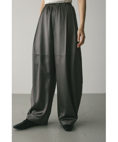STYLEMIXER(スタイルミキサー)の「サテンワイドフォルムパンツ(スラックス・レディース・チャコールグレー/アイボリー/カーキ・SMALL/MEDIUM)」の18枚目の写真