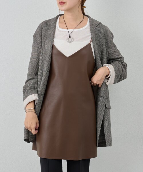 SHENERY(シーナリー)の「《レイヤードにも◎》レザーチュニックキャミ(シャツ/ブラウス・レディース・ブラック/ブラウン/オフホワイト・FREE)」の1枚目の写真