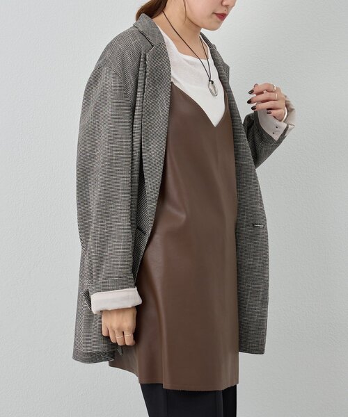 SHENERY(シーナリー)の「《レイヤードにも◎》レザーチュニックキャミ(シャツ/ブラウス・レディース・ブラック/ブラウン/オフホワイト・FREE)」の4枚目の写真