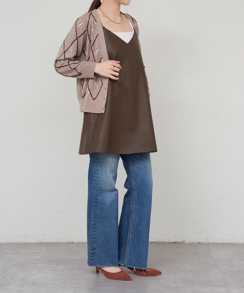 SHENERY(シーナリー)の「《レイヤードにも◎》レザーチュニックキャミ(シャツ/ブラウス・レディース・ブラック/ブラウン/オフホワイト・FREE)」の8枚目の写真