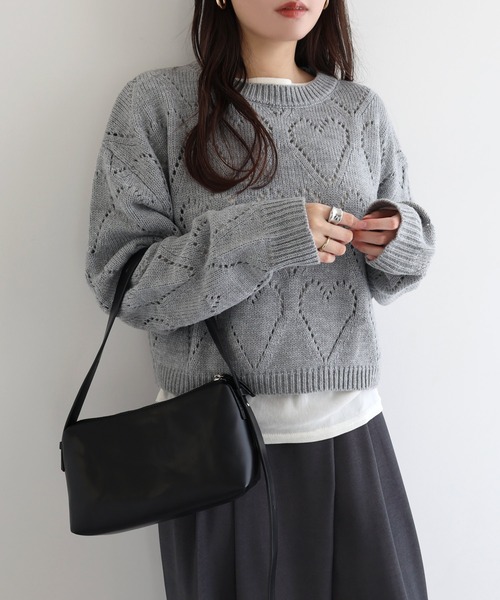 Freesia by andme(フリージアバイアンドミー)の「ショート丈ハートアイレットニットトップス(ニット/セーター・レディース・ブラック/レッド/グレー/オフホワイト・M)」の18枚目の写真