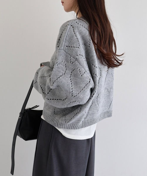 Freesia by andme(フリージアバイアンドミー)の「ショート丈ハートアイレットニットトップス(ニット/セーター・レディース・ブラック/レッド/グレー/オフホワイト・M)」の21枚目の写真